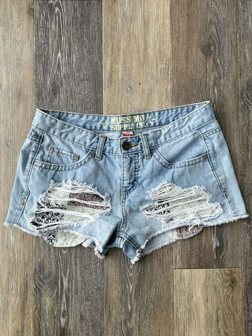 Y2K Mossimo Supply Co. Low Rise Distressed Denim Mini Shorts Size 9 Fit 6